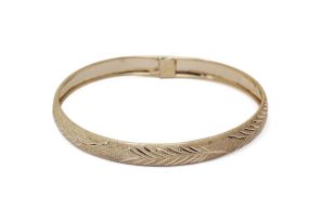 Yellow Gold (5.1 g) Flexible Bangle Bracelet w/ Leaf Design, 7 Inches by SuperJeweler